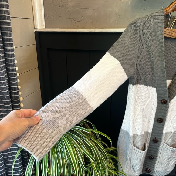 Chicago Colorblock Gray Tritone Button Up‎ Grampa Cardigan Sweater sz M - Picture 8 of 11